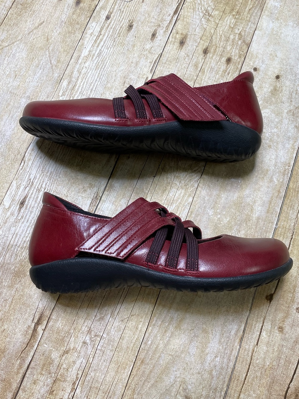 Naot Women’s Kawaka Mary Jane Style Shoes In Rumba/Crinkled Wine - Picture 4 of 13
